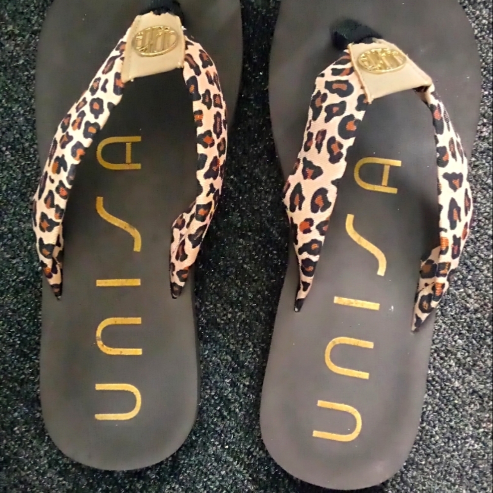 Sandals size 6